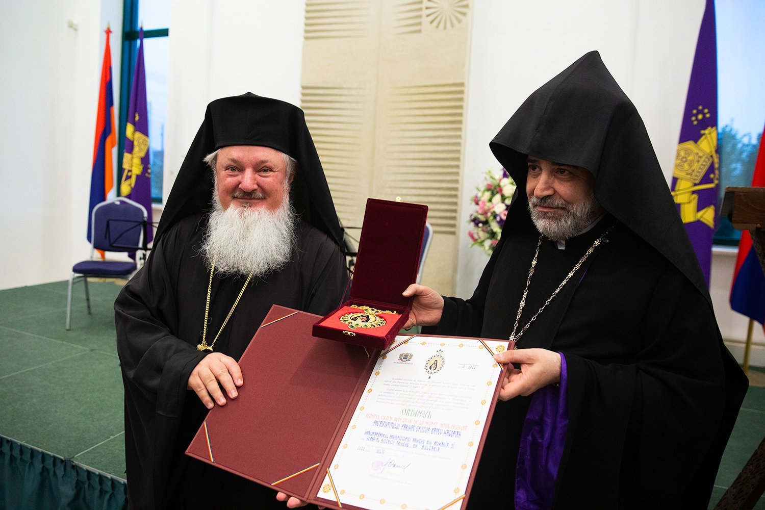 Մայր Աթոռ Սուրբ Էջմիածնում տոնախմբվեց Ռումինիայի Հայոց թեմի հիմնադրման 620-ամյակը (նկարներ) 22 Ruminyayi temi 620 11