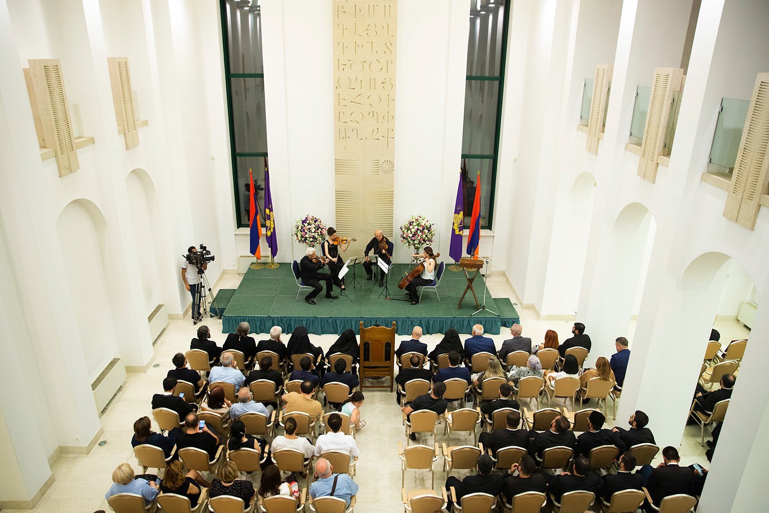 Մայր Աթոռ Սուրբ Էջմիածնում տոնախմբվեց Ռումինիայի Հայոց թեմի հիմնադրման 620-ամյակը (նկարներ) 26 Ruminyayi temi 620 15