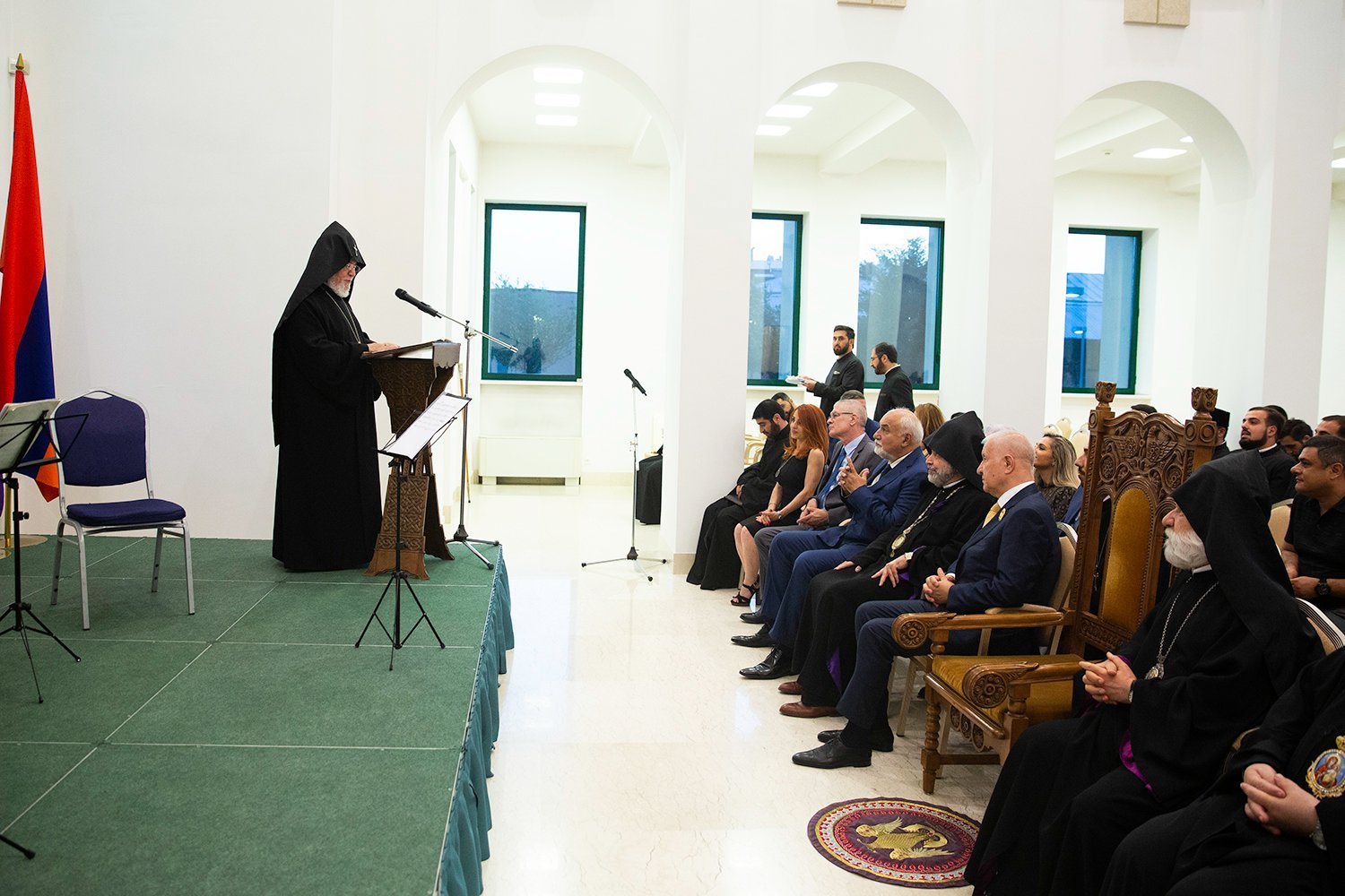 Մայր Աթոռ Սուրբ Էջմիածնում տոնախմբվեց Ռումինիայի Հայոց թեմի հիմնադրման 620-ամյակը (նկարներ) 19 Ruminyayi temi 620 8