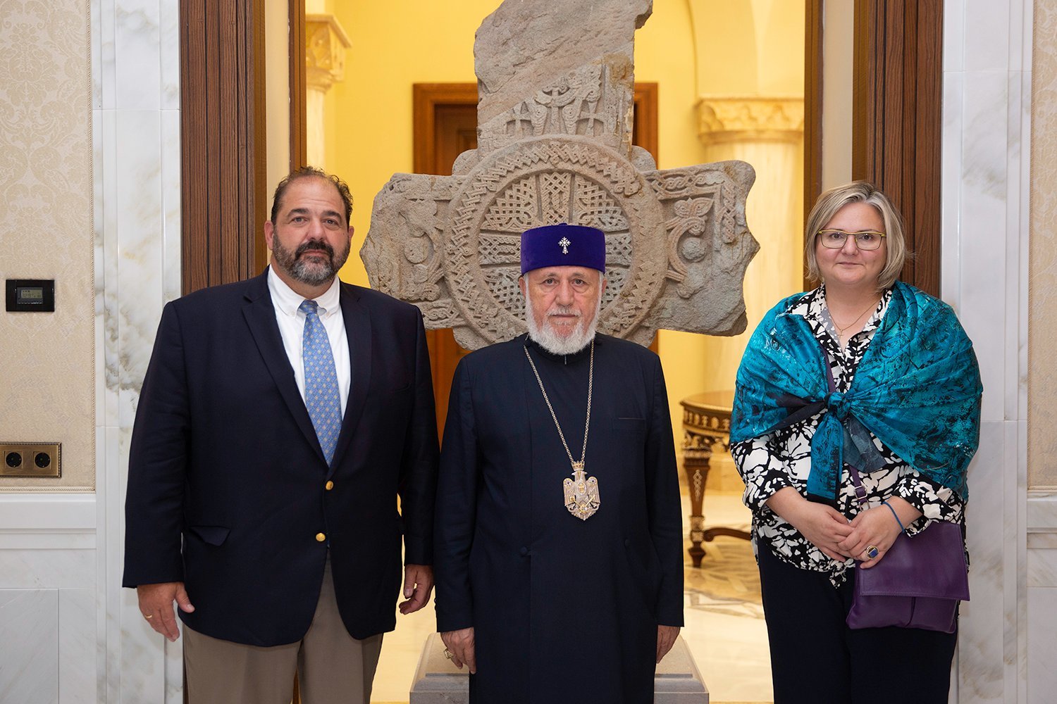 Ամենայն Հայոց Կաթողիկոսն ընդունեց Ուղղափառ Եկեղեցիների միջազգային բարեգործական կազմազմակերպության գործադիր տնօրենին (նկարներ) 15 Ughapar ekeghecinner 4