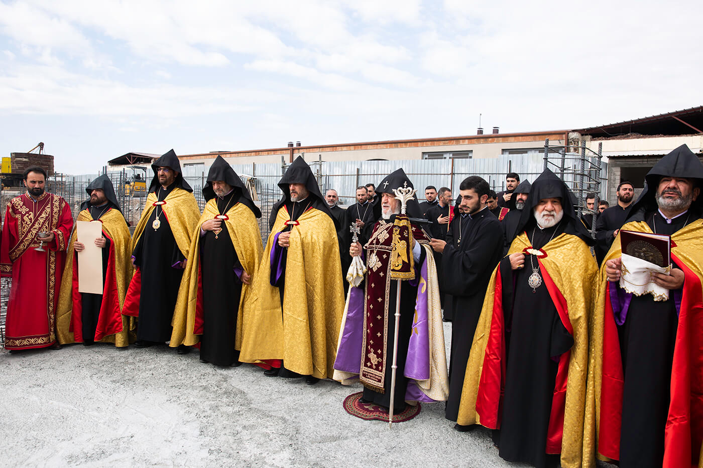 Կատարվեց Մայր Աթոռի «Վաչե և Թամար Մանուկյան» վարչական շենքի հիմնօրհնեքի արարողությունը (նկարներ) 13 02.09