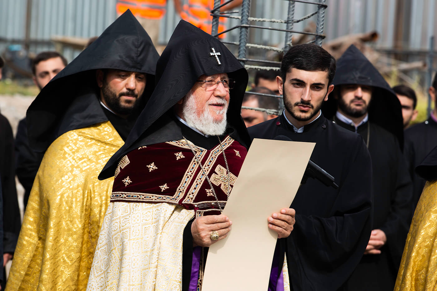 Կատարվեց Մայր Աթոռի «Վաչե և Թամար Մանուկյան» վարչական շենքի հիմնօրհնեքի արարողությունը (նկարներ) 22 12.09