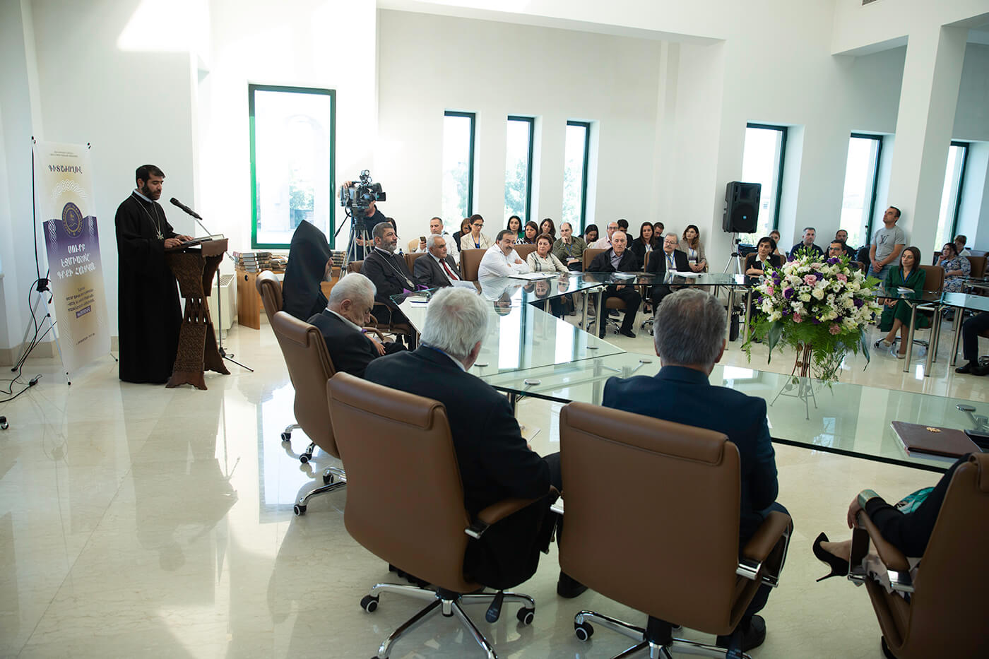 «Վաչե և Թամար Մանուկյան» Մատենադարանի հիմնադրման 10- ամյակի առիթով տեղի ունեցավ «Սուրբ Էջմիածին՝ գրքի հանգրվան» խորագրով գիտաժողովը 15 04.09 1