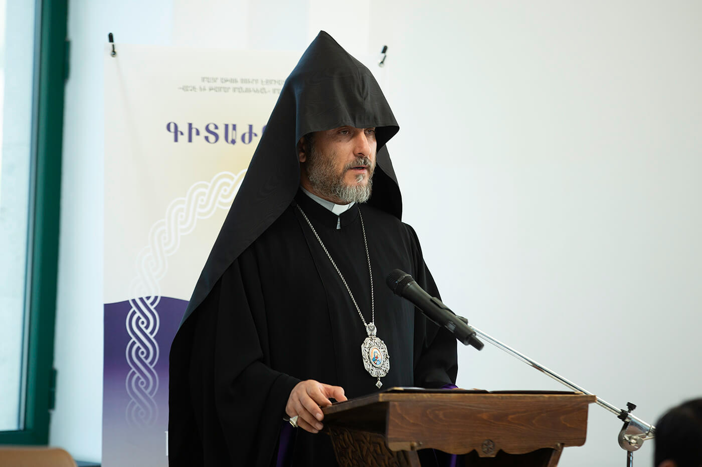 «Վաչե և Թամար Մանուկյան» Մատենադարանի հիմնադրման 10- ամյակի առիթով տեղի ունեցավ «Սուրբ Էջմիածին՝ գրքի հանգրվան» խորագրով գիտաժողովը 20 09.09 1