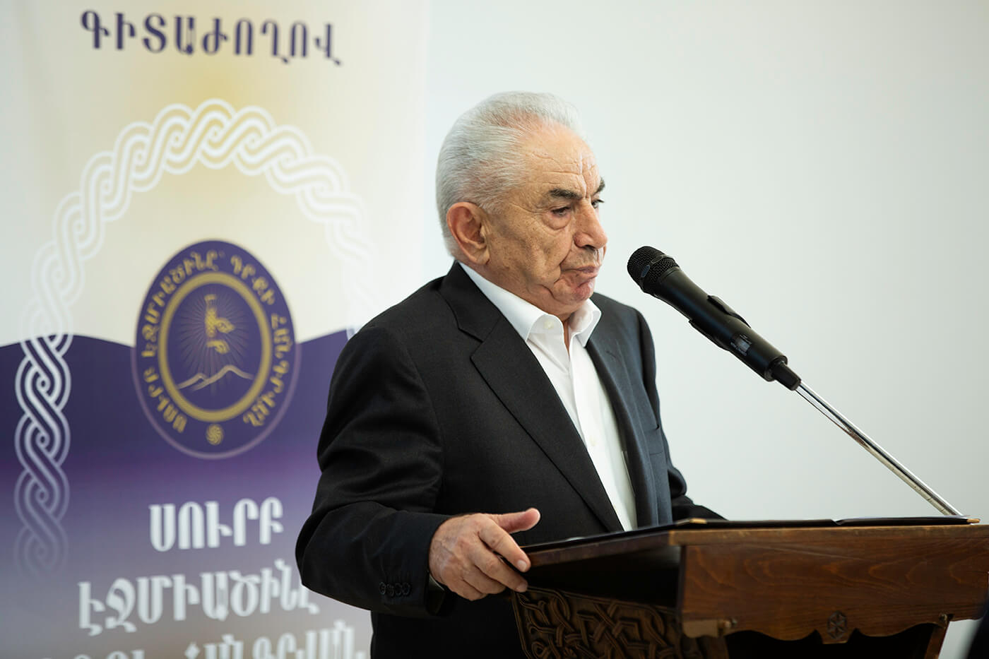 «Վաչե և Թամար Մանուկյան» Մատենադարանի հիմնադրման 10- ամյակի առիթով տեղի ունեցավ «Սուրբ Էջմիածին՝ գրքի հանգրվան» խորագրով գիտաժողովը 22 11.09 1