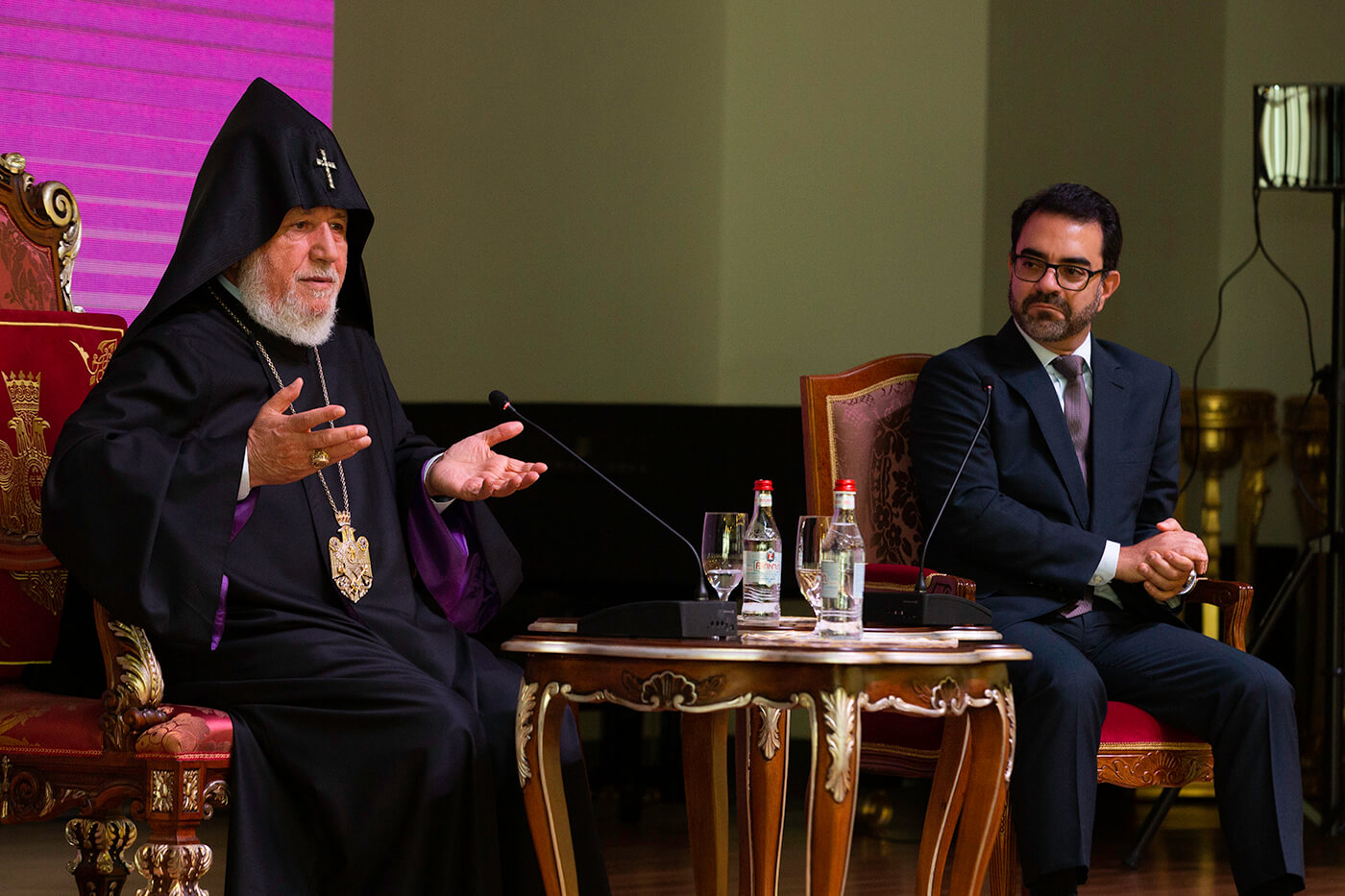 Ամենայն Հայոց Կաթողիկոսն ընդունեց ՀԲԸՄ 92-րդ համագումարի մասնակիցներին (նկարներ) 23 12