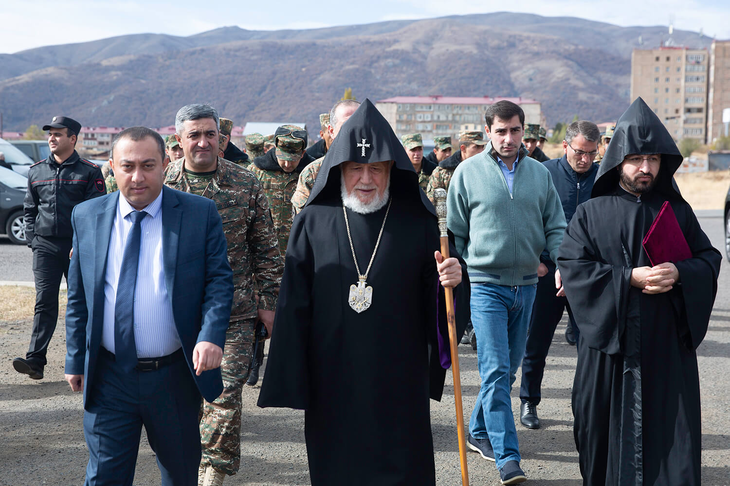 Ամենայն Հայոց Հայրապետն այցելեց Ջերմուկ քաղաք (նկարներ) 12 01.10 6