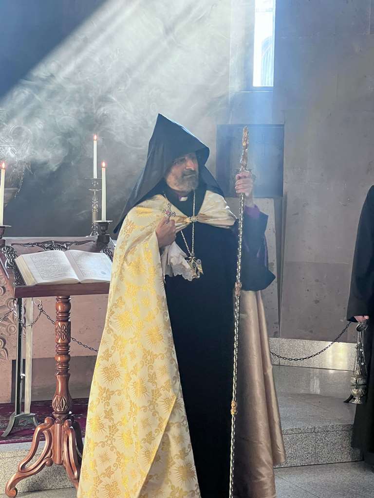 Կ․ Պոլսի Հայոց Պատրիարքը ժամանեց Մայր Աթոռ Սուրբ Էջմիածին (նկարներ) 14 03.10