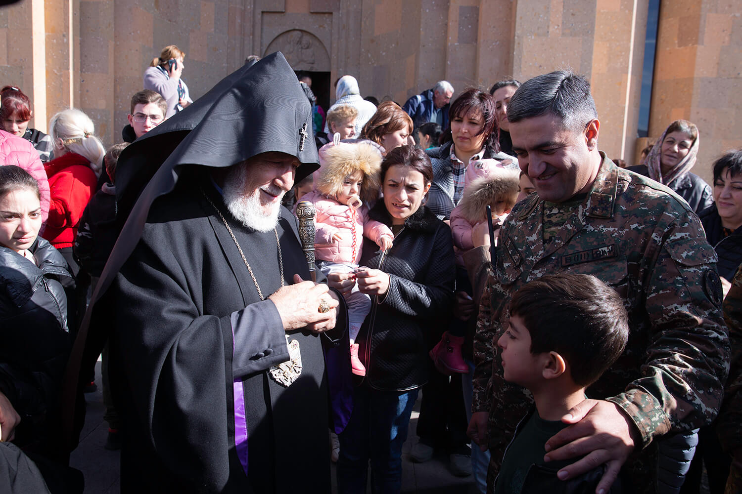 Ամենայն Հայոց Հայրապետն այցելեց Ջերմուկ քաղաք (նկարներ) 26 14.10