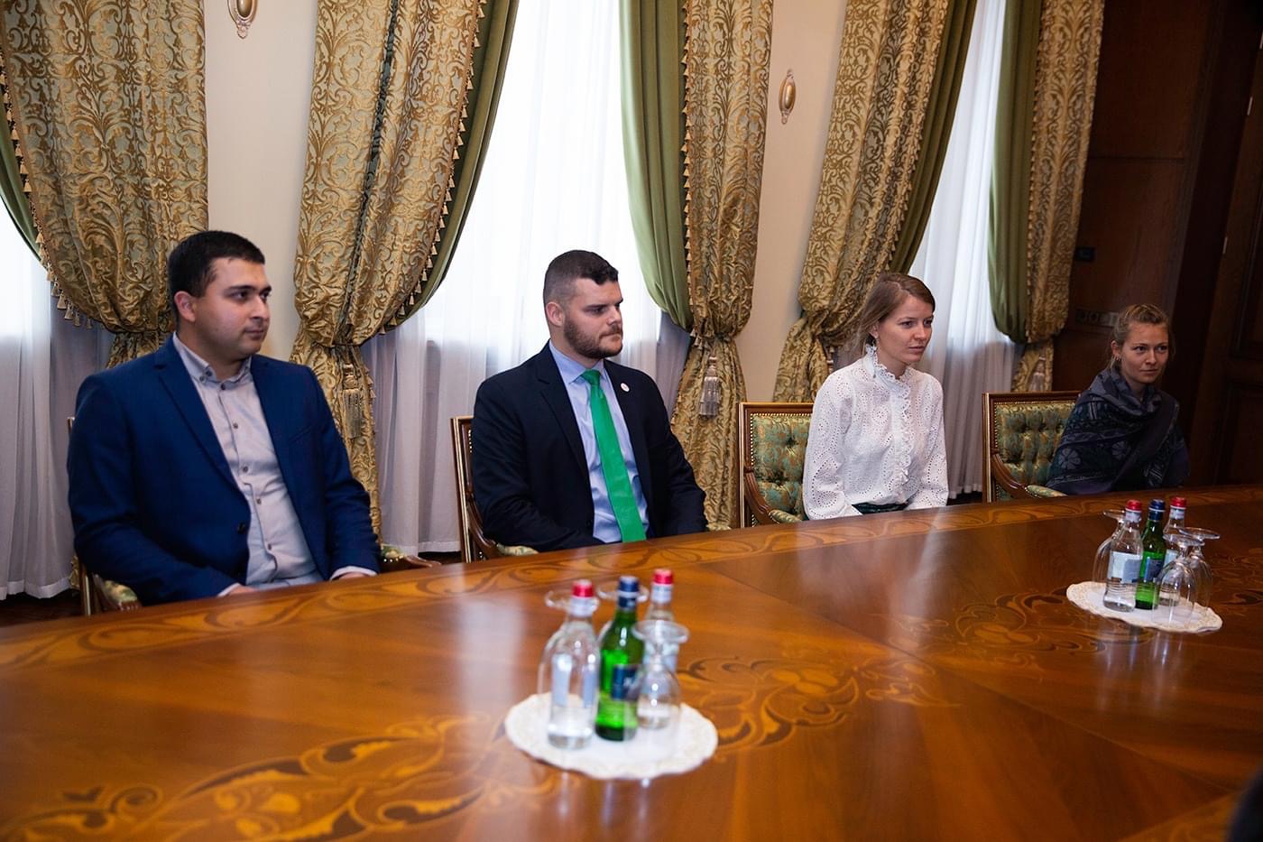 Ամենայն Հայոց Կաթողիկոսն ընդունեց «Սոս Արևելքի քրիստոնյաներ» կազմակերպության անդամներին 12 17486377 B0A3 4A7A A286 269C504660B1