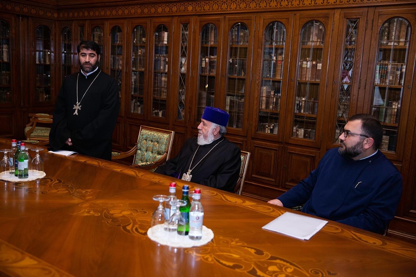 Ամենայն Հայոց Կաթողիկոսն ընդունեց «Սոս Արևելքի քրիստոնյաներ» կազմակերպության անդամներին 14 9FED449A 0734 4A17 A68B 0F4E126F5CBC