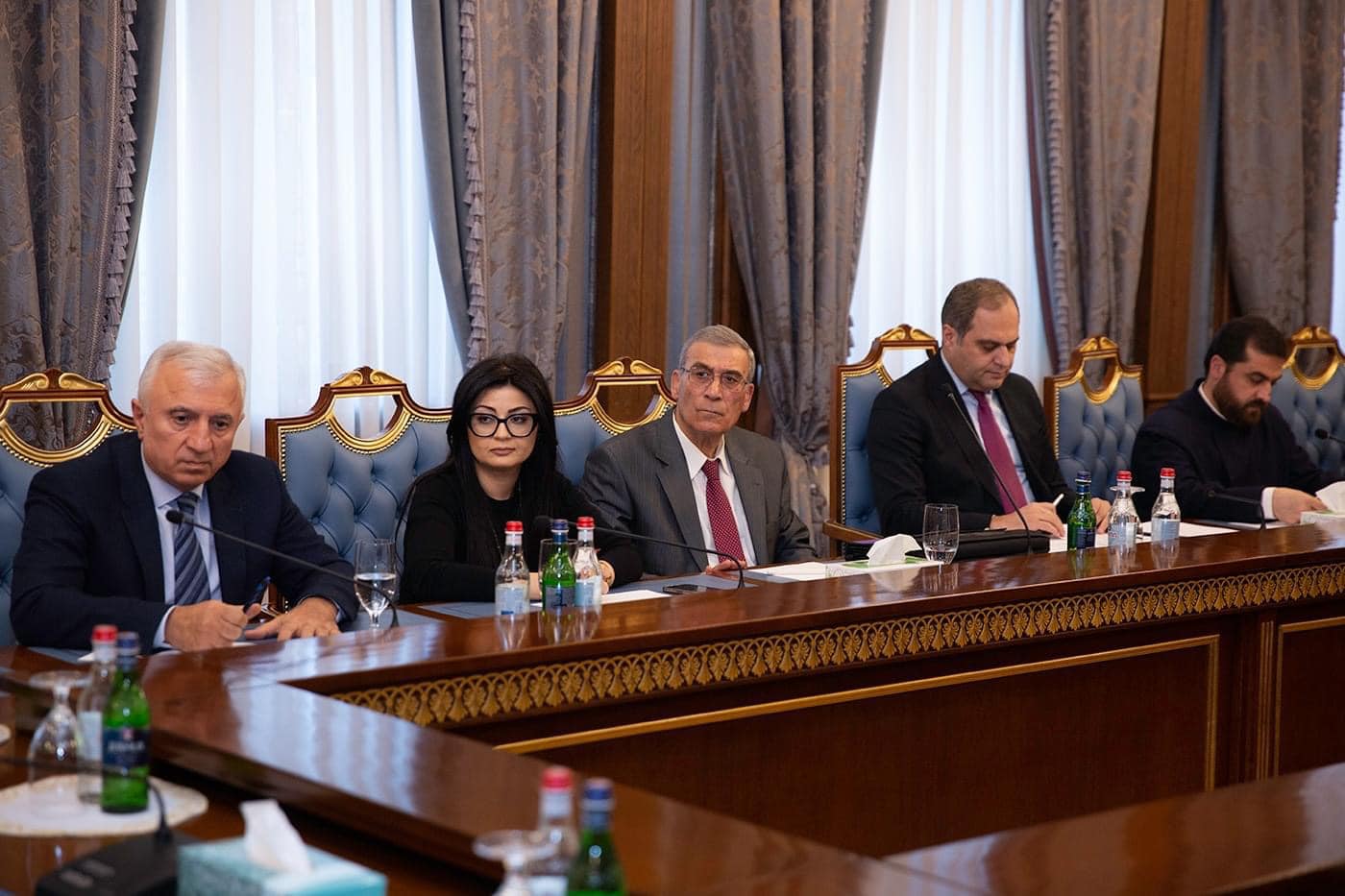 Iravakhorhrdatvakan 4