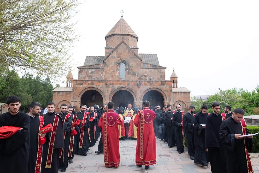 Հայոց Ցեղասպանության սուրբ նահատակների ոգեկոչման արարողությունները Մայր Աթոռ Սուրբ Էջմիածնում (նկարներ) 16 Ceghaspanutyan vogekochum 5