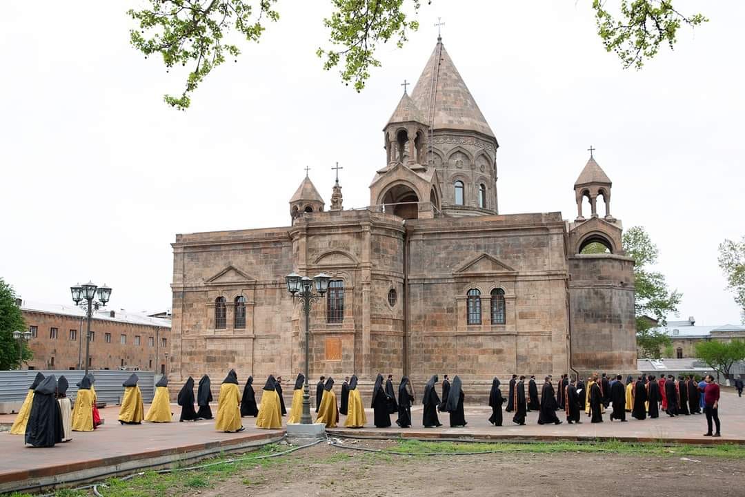 Հայոց Ցեղասպանության սուրբ նահատակների ոգեկոչման արարողությունները Մայր Աթոռ Սուրբ Էջմիածնում (նկարներ) 19 Ceghaspanutyan vogekochum 8