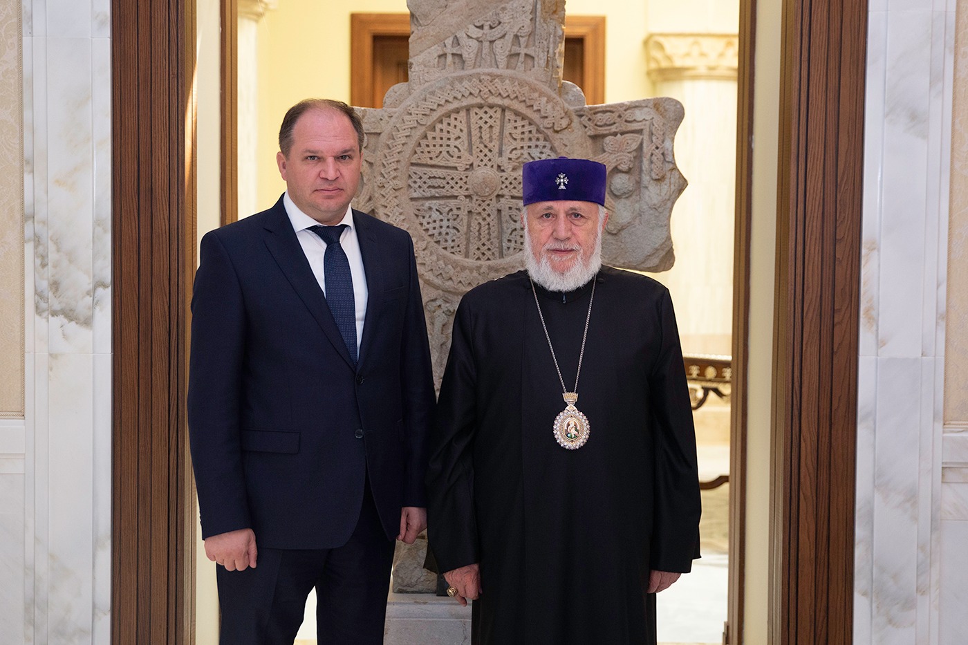 Ամենայն Հայոց Կաթողիկոսն ընդունեց Քիշնևի քաղաքապետին 14 Qishnev qaxaqapet 3