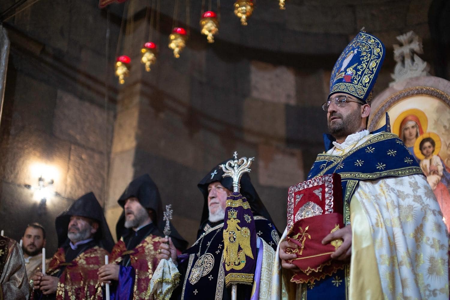 Սուրբ Հարության Ճրագալույցի Պատարագը Սուրբ Գայանե վանքում 23 chragaluyts 12