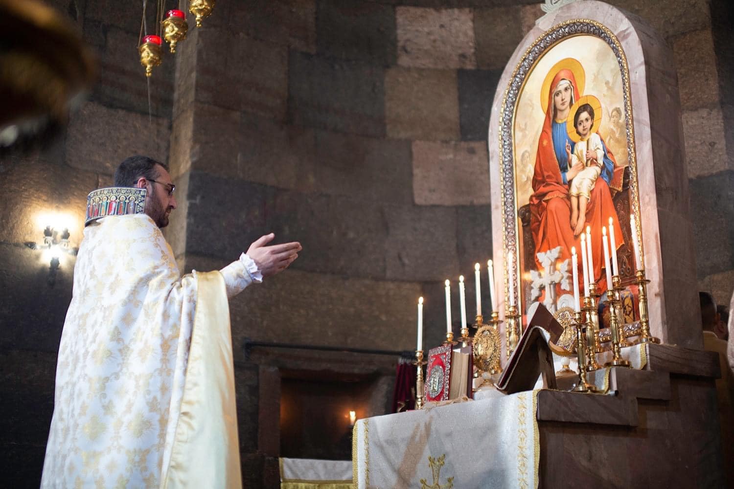 Սուրբ Հարության Ճրագալույցի Պատարագը Սուրբ Գայանե վանքում 18 chragaluyts 7