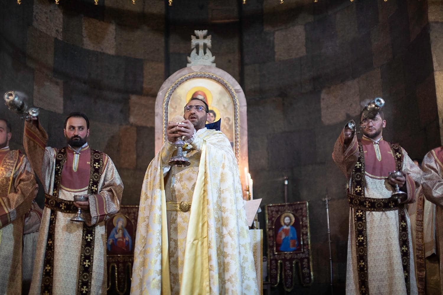 Սուրբ Հարության Ճրագալույցի Պատարագը Սուրբ Գայանե վանքում 19 chragaluyts 8
