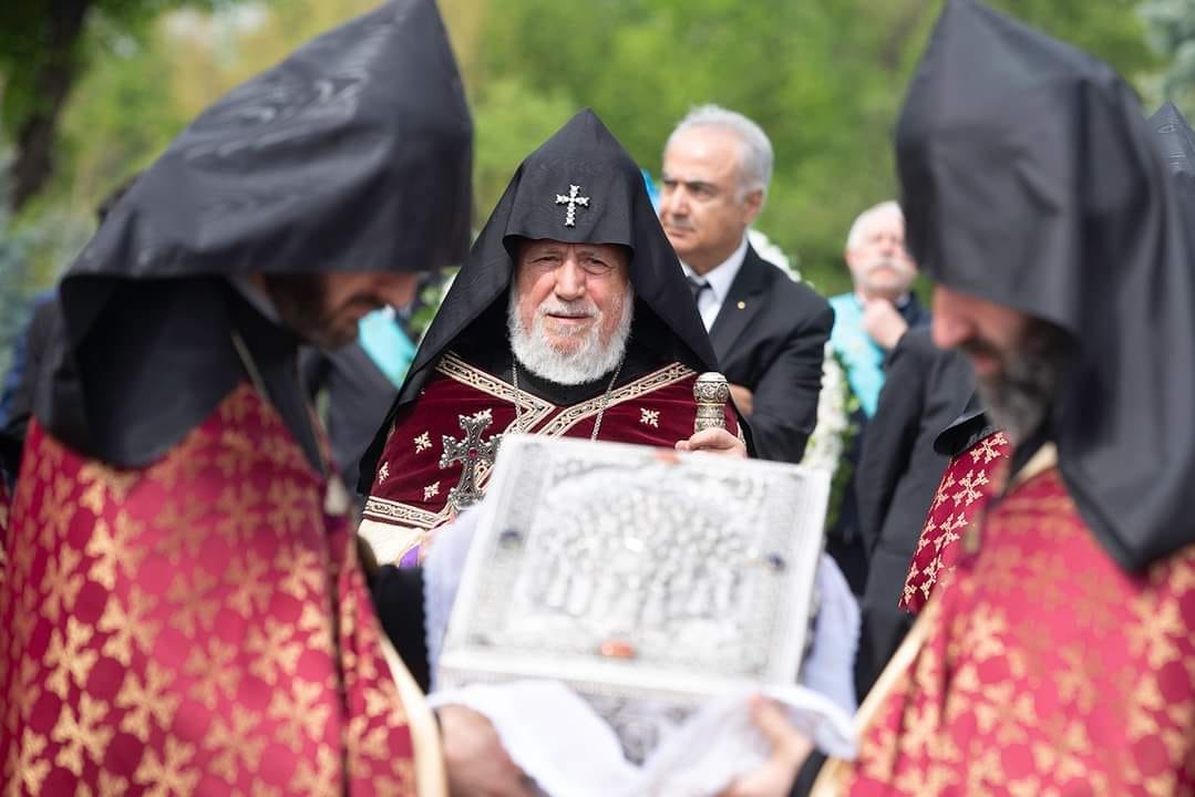 Ամենայն Հայոց Կաթողիկոսն այցելեց Ծիծեռնակաբերդի հուշահամալիր (նկարներ) 14 tstiternaaerd 3