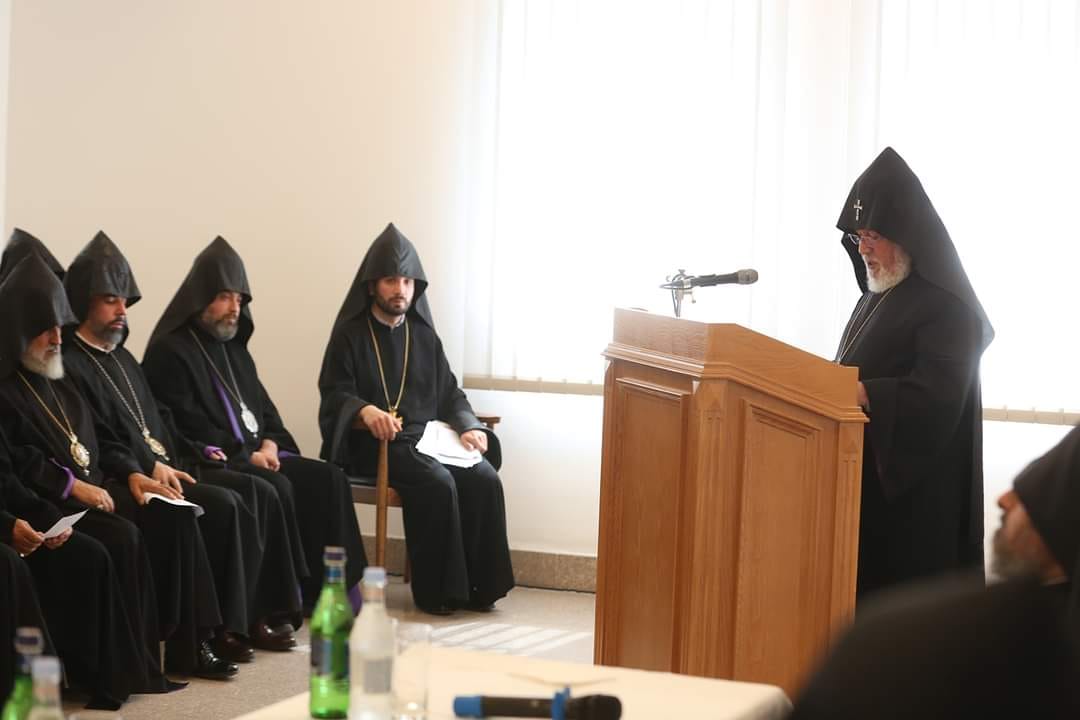 Եկեղեցին չունի որևէ այլ շահ, քան այն, որ բխում է Աստծո հանդեպ, հայրենիքի և ժողովրդի հանդեպ պատասխանատվությունից. Գարեգին Բ Ամենայն Հայոց Կաթողիկոս 23 Mibanakan hamagumar 12