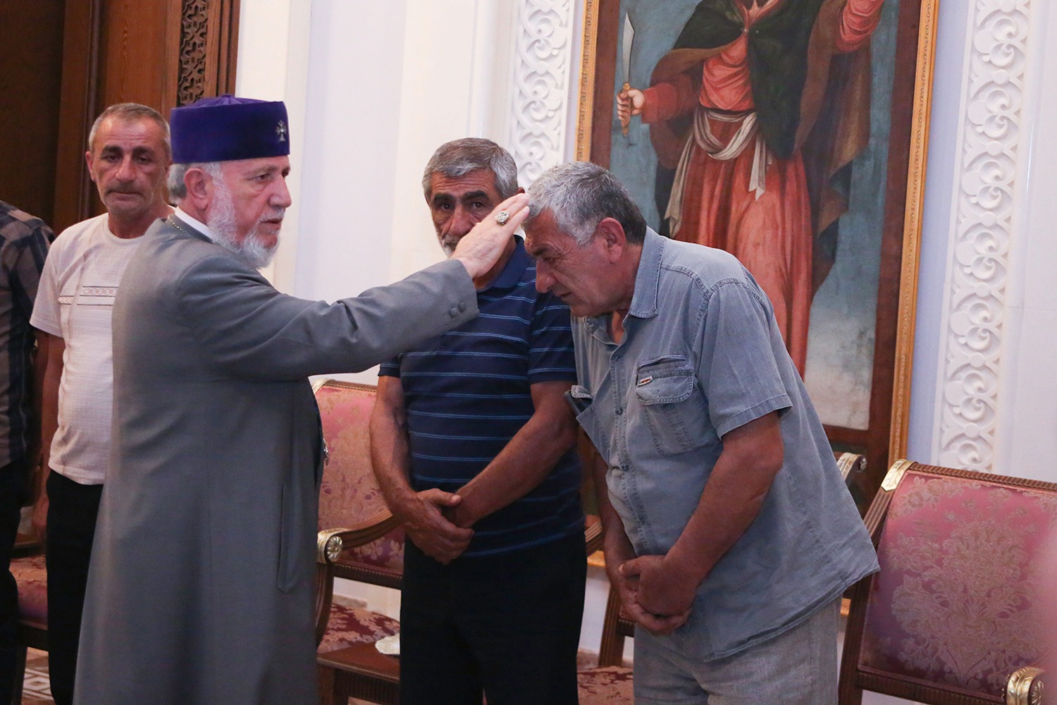 Ամենայն Հայոց Կաթողիկոսն ընդունեց զոհված զինծառայողների ընտանիքների անդամներին (նկարներ) 17 Zohvats zintsarayoghner 6