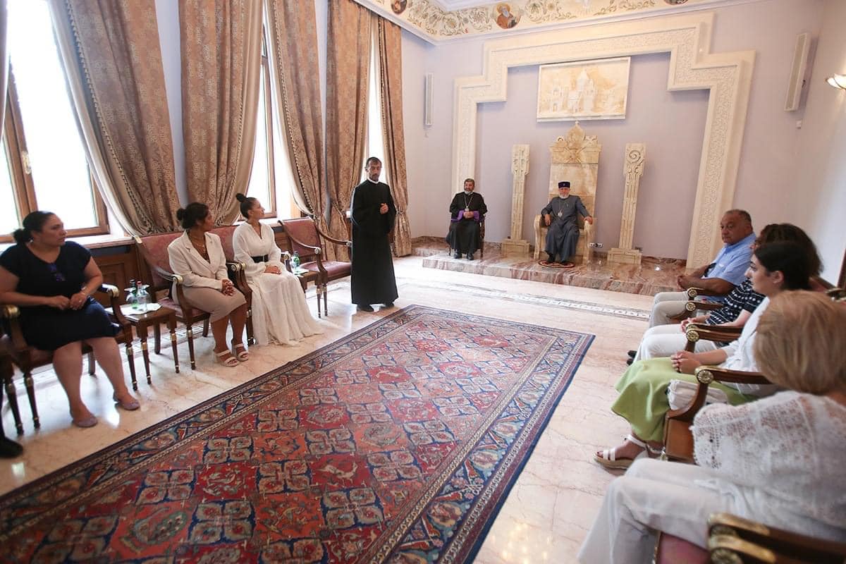 Ամենայն Հայոց Կաթողիկոսն ընդունեց ԱՄՆ Հայոց Արևելյան թեմի ուխտավորներին (նկարներ) 13 Arevelyan temi ukhtavorner 2