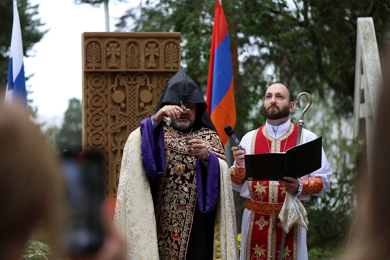 Ֆինլանդիայի Էսպո քաղաքում տեղի է ունեցել խաչքարի օրհնության և օծման արարողություն (նկարներ) 13 Khachqar Filadelfia 2