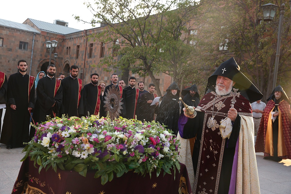 Խաչվերացի թափորը Մայր Աթոռում (նկարներ) 23 xachverac 12