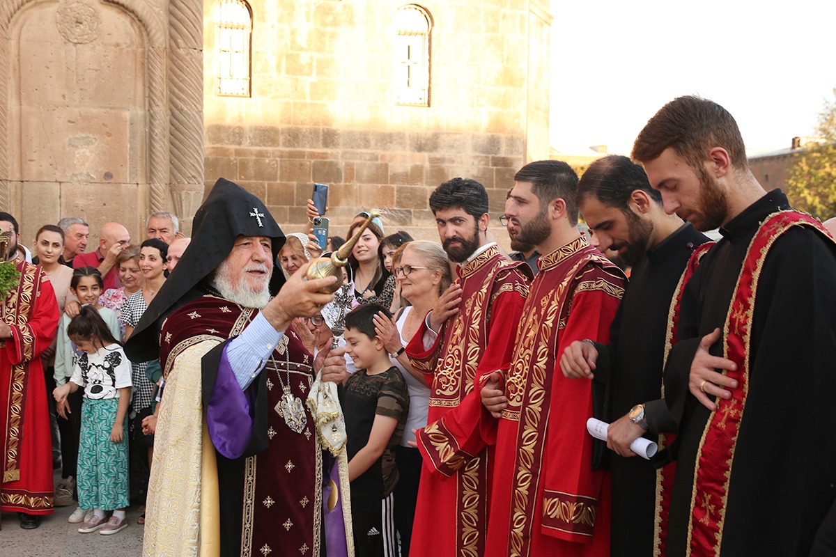 Խաչվերացի թափորը Մայր Աթոռում (նկարներ) 25 xachverac 14