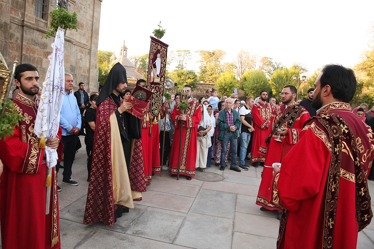 Խաչվերացի թափորը Մայր Աթոռում (նկարներ) 29 xachverac 18