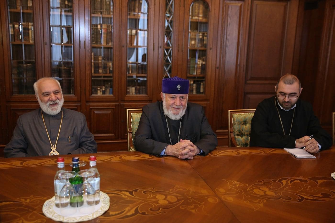 Ամենայն Հայոց Կաթողիկոսը հրաժեշտի հանդիպում ունեցավ ՀՀ-ում Ճապոնիայի դեսպանի հետ (նկարներ) 13 Chaponiayi despan 2