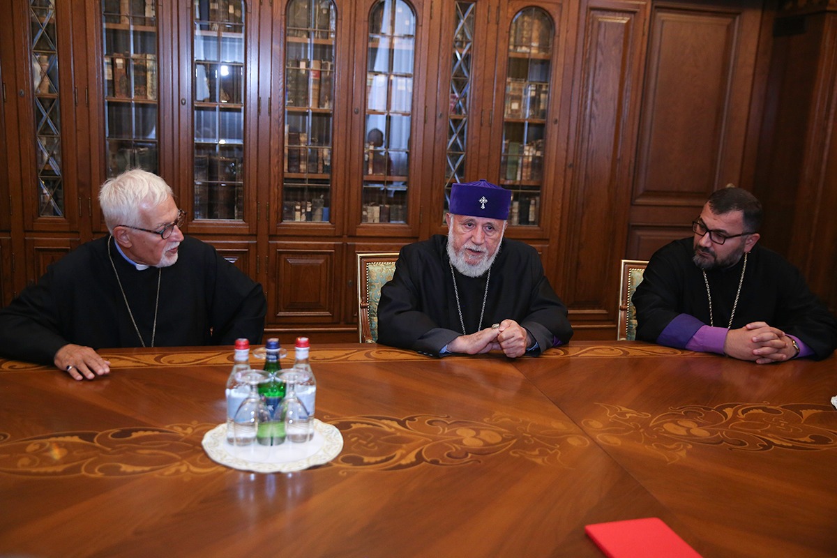 Ամենայն Հայոց Կաթողիկոսն ընդունեց ԵՀԽ պատվիրակությանը (նկարներ) 13 EHKH patvirakutyun 2