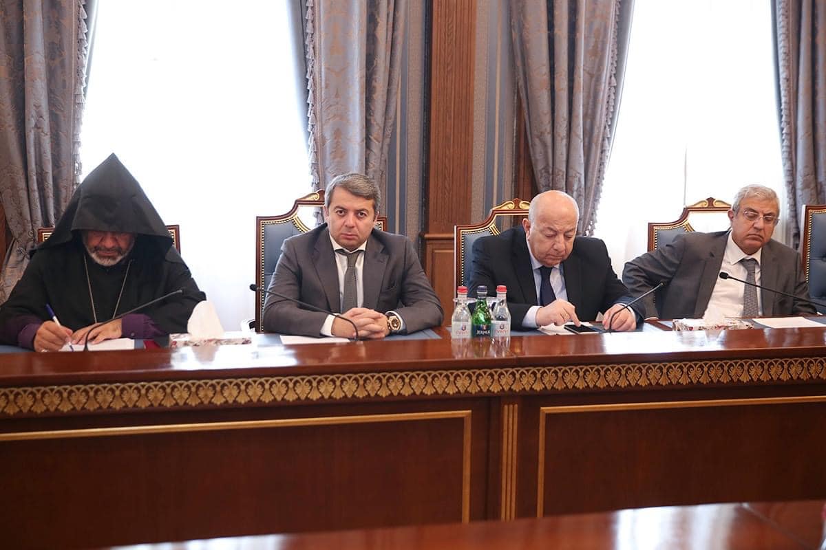Մայր Աթոռ Սուրբ Էջմիածնում սկսվեց Գերագույն հոգևոր խորհրդի ժողովը (նկարներ) 19 GHK joghov avart 8
