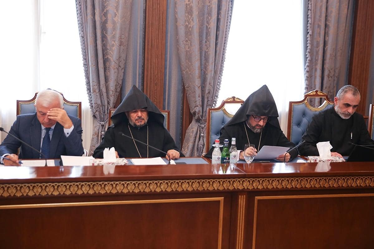 Մայր Աթոռ Սուրբ Էջմիածնում սկսվեց Գերագույն հոգևոր խորհրդի ժողովը (նկարներ) 20 GHK joghov avart 9