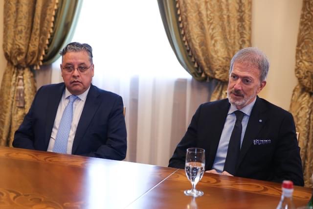 Ամենայն Հայոց Կաթողիկոսն ընդունեց Արգենտինայում հրեական կազմակերպությունների պատվիրակության նախագահին (նկարներ) 13 IMG 6952