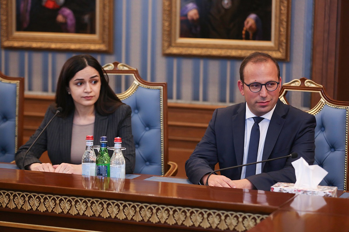 Ամենայն Հայոց Կաթողիկոսն ընդունեց Նիսի փոխքաղաքապետին (նկարներ) 14 Nisi pokhqaxaghaqapet 3