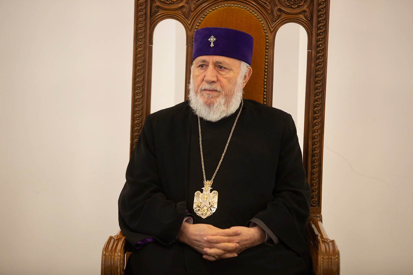 Ամենայն Հայոց Կաթողիկոսը հանդիպում ունեցավ Մայր Աթոռում վերապատրաստման դասընթացներն ավարտած եկեղեցականների հետ 13 Qahanneri het handipwum 2