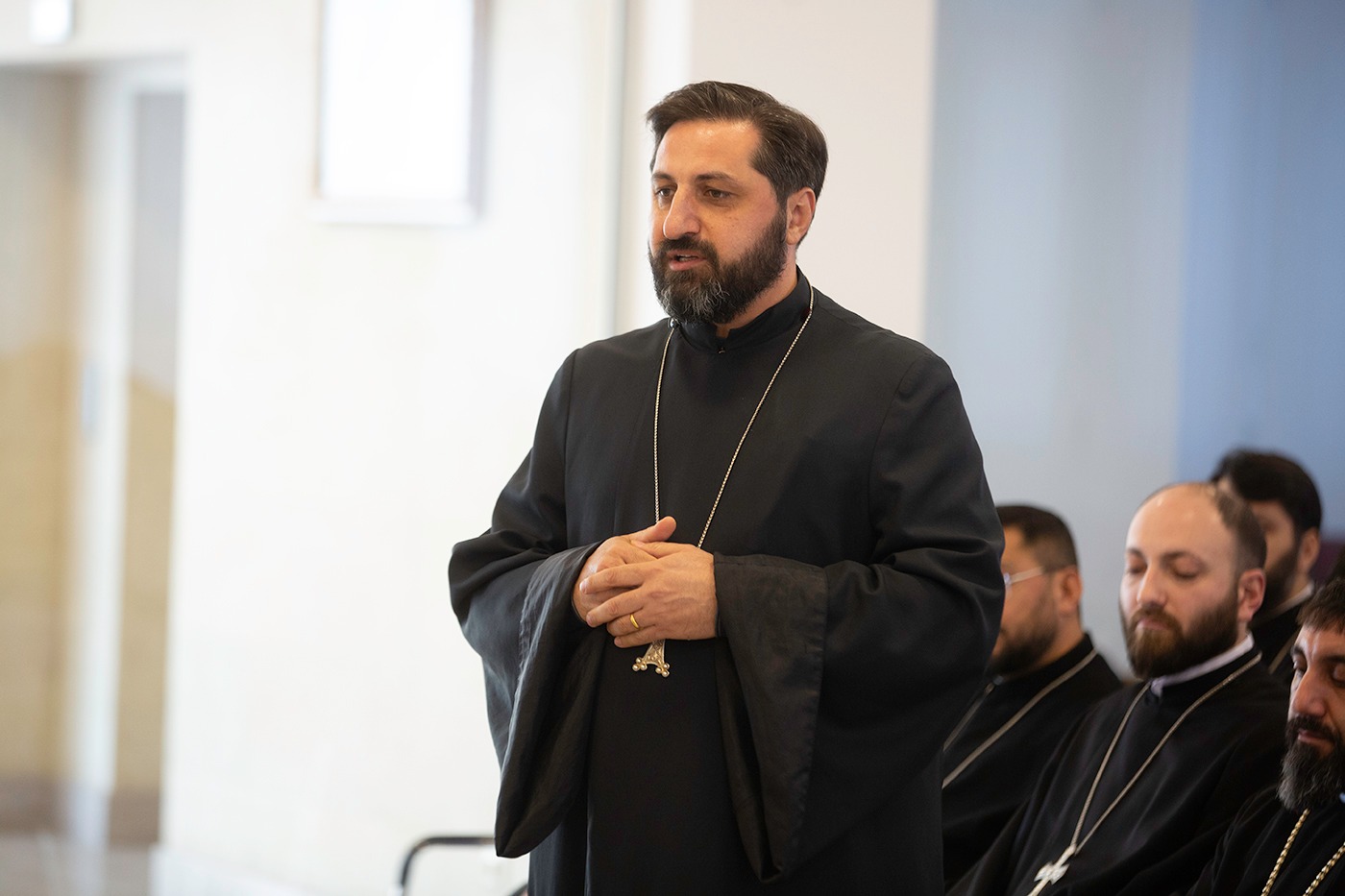 Ամենայն Հայոց Կաթողիկոսը հանդիպում ունեցավ Մայր Աթոռում վերապատրաստման դասընթացներն ավարտած եկեղեցականների հետ 14 Qahanneri het handipwum 3