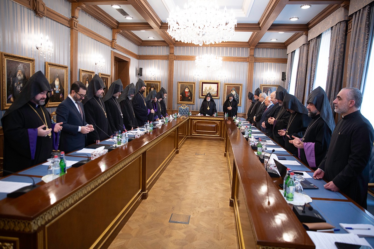 Մայր Աթոռ Ս. Էջմիածնում սկսվեց Գերագույն հոգևոր խորհրդի ժողովը (նկարներ) 12 GHX 20 1