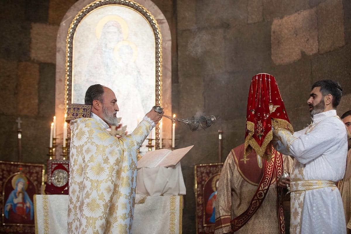 Սուրբ Հարության Ճրագալույցի Պատարագը Սուրբ Գայանե վանքում (նկարներ) 21 Chragaluc 10