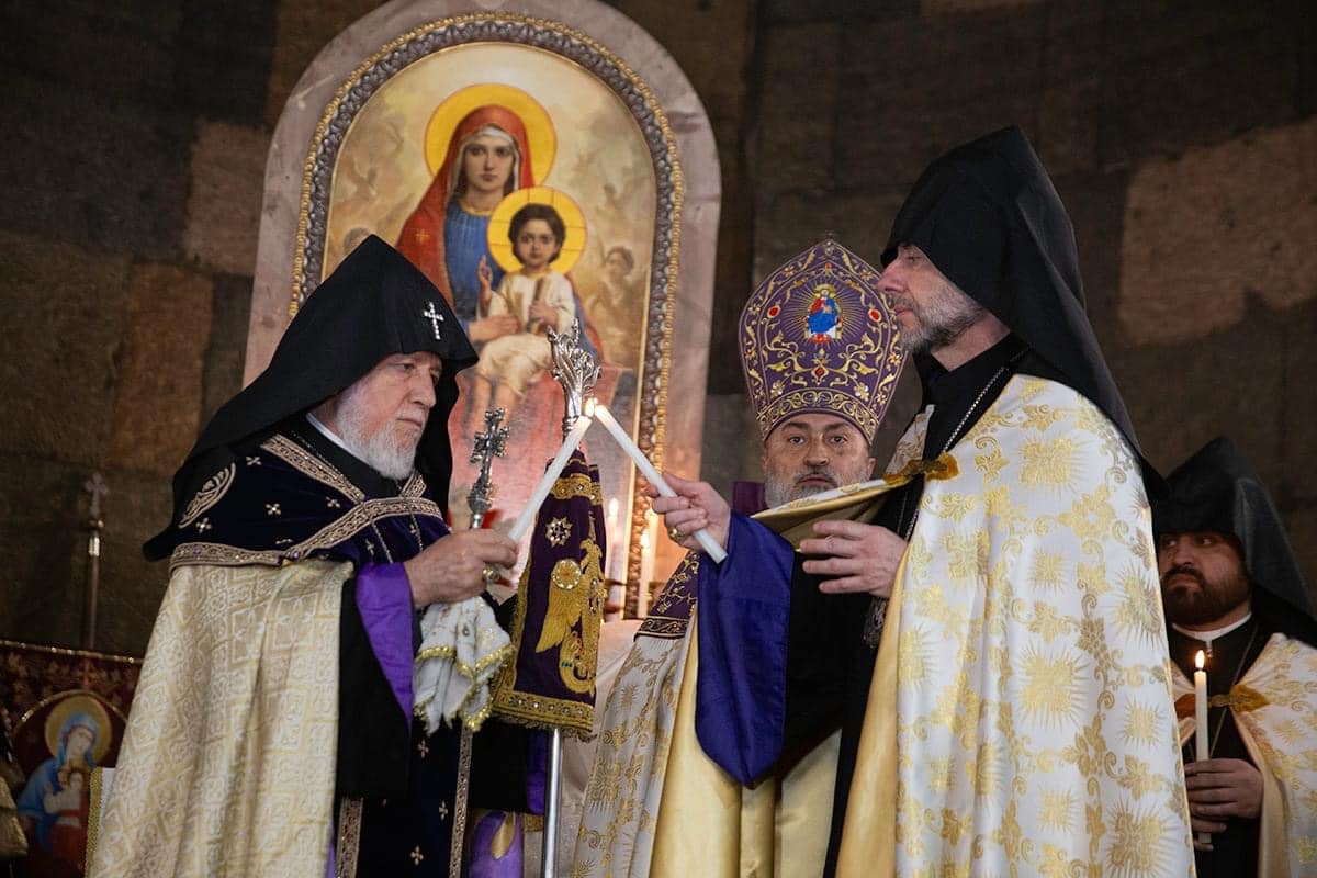 Սուրբ Հարության Ճրագալույցի Պատարագը Սուրբ Գայանե վանքում (նկարներ) 29 Chragaluc 18