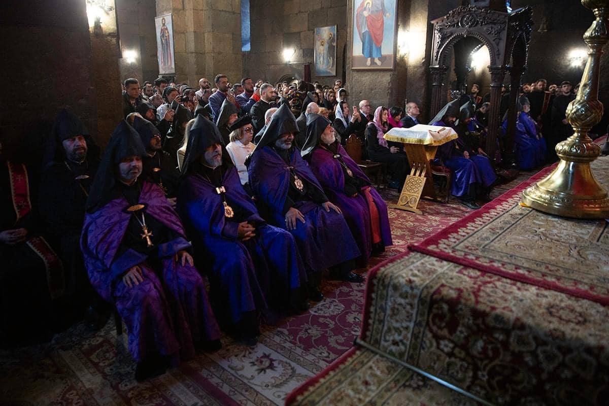 Սուրբ Հարության Ճրագալույցի Պատարագը Սուրբ Գայանե վանքում (նկարներ) 15 Chragaluc 4