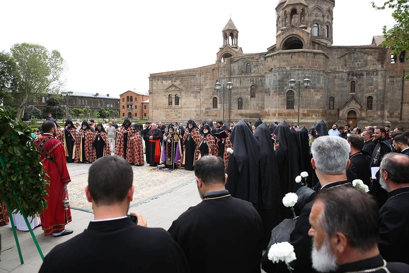 Հայոց Ցեղասպանության սուրբ նահատակների ոգեկոչման արարողությունները Մայր Աթոռ Սուրբ Էջմիածնում (նկարներ) 24 Surb nahtak 13