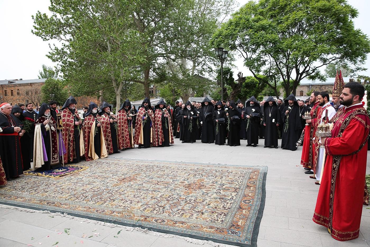 Հայոց Ցեղասպանության սուրբ նահատակների ոգեկոչման արարողությունները Մայր Աթոռ Սուրբ Էջմիածնում (նկարներ) 26 Surb nahtak 15