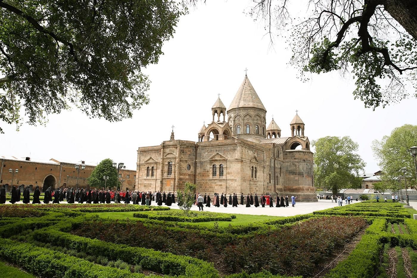 Հայոց Ցեղասպանության սուրբ նահատակների ոգեկոչման արարողությունները Մայր Աթոռ Սուրբ Էջմիածնում (նկարներ) 19 Surb nahtak 8