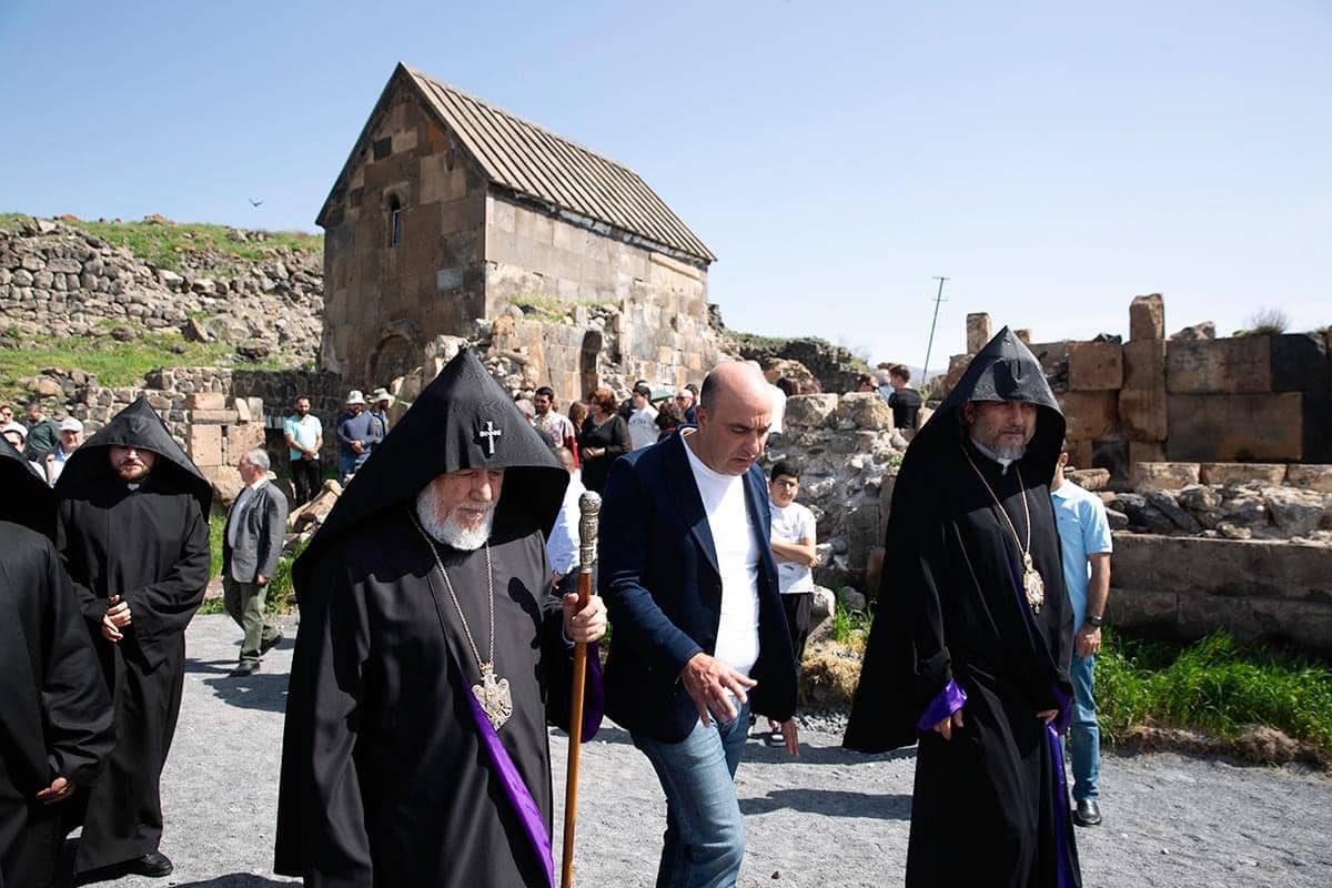 Ամենայն Հայոց Կաթողիկոսն այցելեց Արագածոտնի թեմի Ուշի համայնքի Սուրբ Սարգիս վանական համալիր (նկարներ) 12 Ush Surb Sargis 1