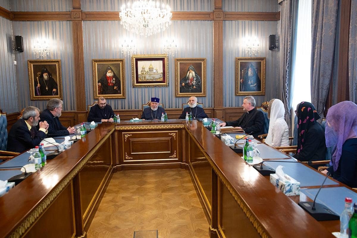 Ամենայն Հայոց Կաթողիկոսն ընդունեց «Դանիական-հայկական բարեգործական առաքելություն» ՀԿ անդամներին (նկարներ) 12 hay danikan 1