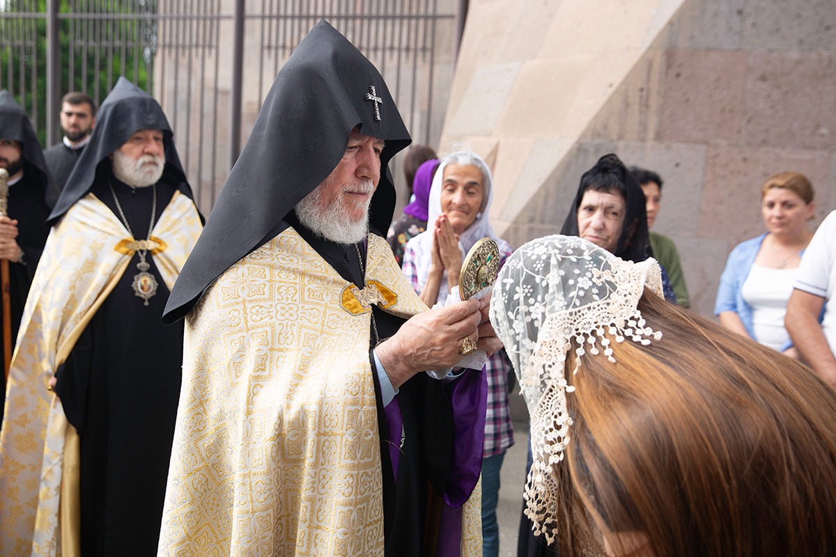 Սուրբ Հովհաննես Կարապետի մասունքը տարվել է Շողակաթի վանք (նկարներ) 16 Hovhannes karapet masunqner 5