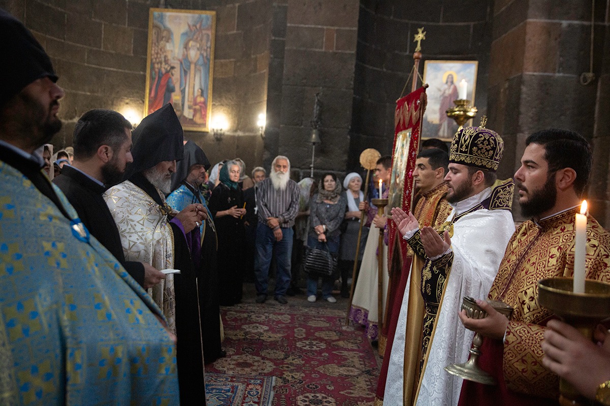 Տոնախմբվեց Սուրբ Հռիփսիմյանց կույսերի հիշատակը (նկարներ) 23 Hripsimyanc ton 12