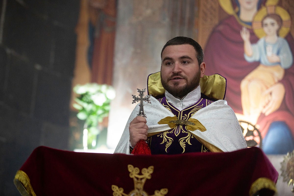 Տոնախմբվեց Սուրբ Հռիփսիմյանց կույսերի հիշատակը (նկարներ) 28 Hripsimyanc ton 17